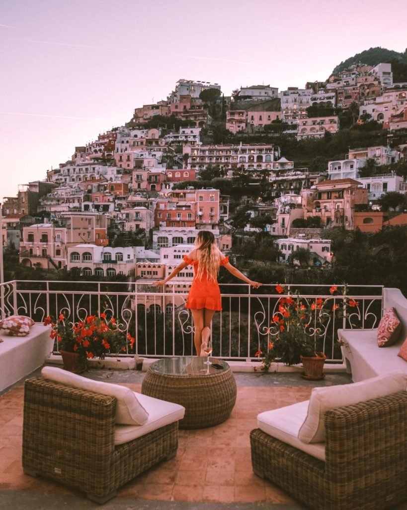 Are you wondering where to stay in Positano with the best views of the Amalfi Coast? Read this guide to find out my selection of the best hotels in Positano with views, including luxury and affordable! Also the best Airbnb and villas in Positano | luxury hotels in Positano | boutique hotels | where to stay in Amalfi Coast | Italy | best Europe vacation | Europe destinations | Europe travel | Amalfi | Ravello | Le Sirenuse | Hotel Poseidon | Villa Treville